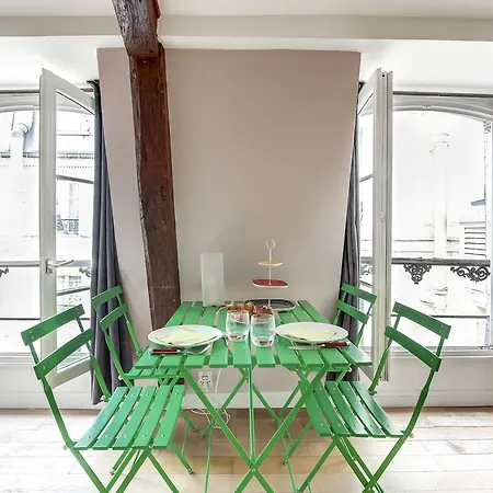 2pers Central Flat Rue De Rivoli